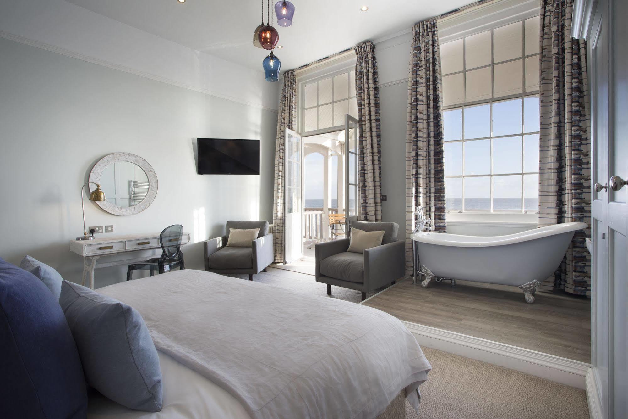 Royal Hotel Deal Bagian luar foto
